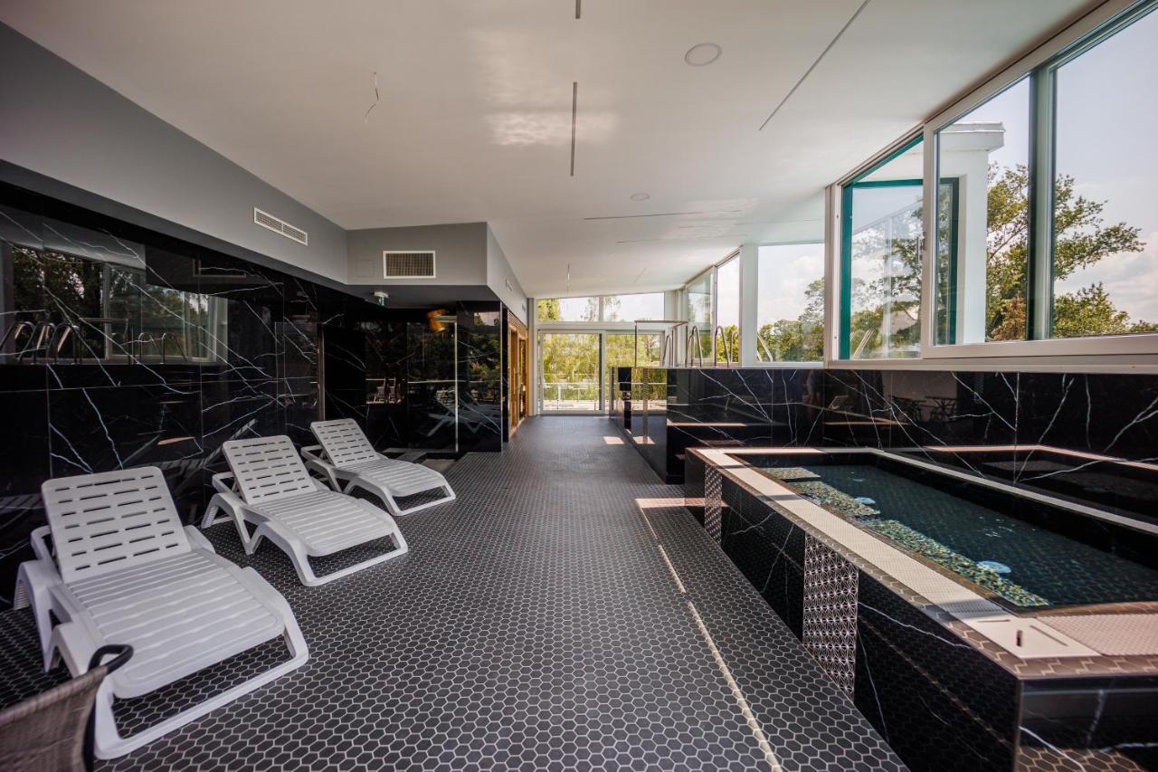 Villa Bauhaus Wellness Apartman Fsz. 1 Σίοφοκ Εξωτερικό φωτογραφία