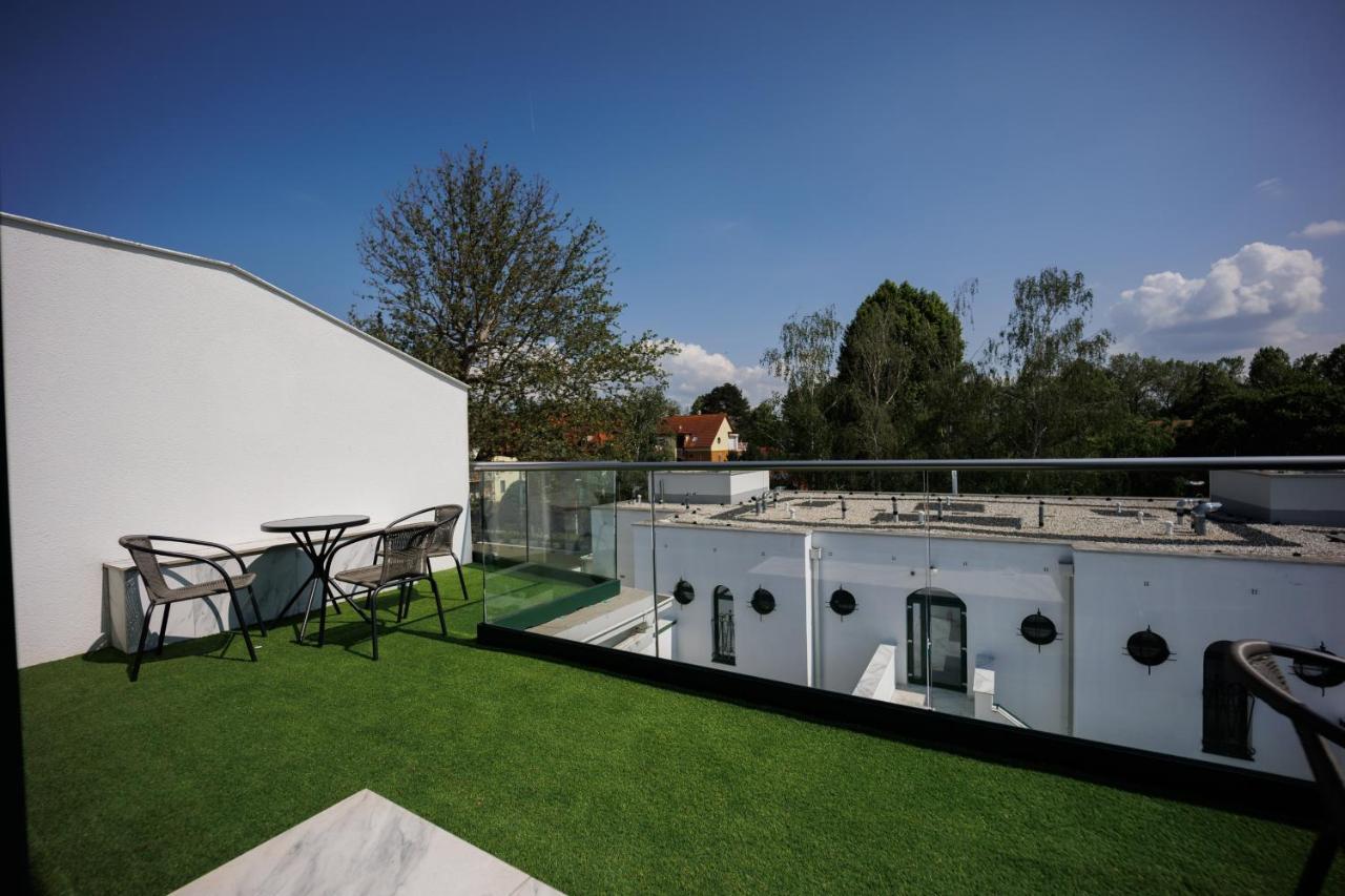 Villa Bauhaus Wellness Apartman Fsz. 1 Σίοφοκ Εξωτερικό φωτογραφία